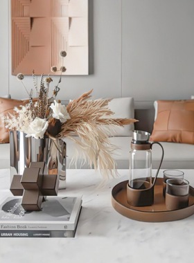 现代轻奢皮质包裹玻璃水壶样板间售楼处酒店会所客厅茶几装饰摆件