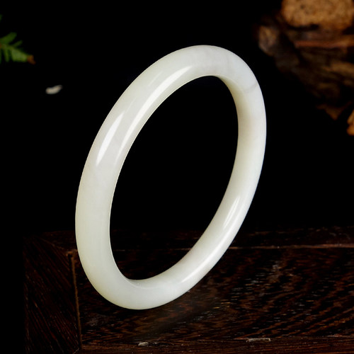 特色和田玉手镯飘紫带翠色紫罗兰烟紫玉镯子 内径54mm 重24.569克