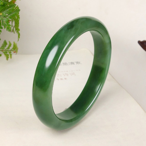 大圈63mm 正品和田玉细腻出油老料碧玉手镯玉镯子 重65.27克