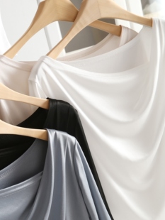 超爱的心机款漏锁骨 舒适醋酸面料斜边荡领纯色短袖T恤女上衣夏季