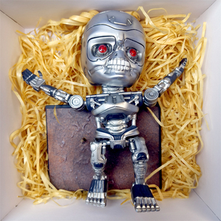 威龙出品Q版终结者未来战士可动人偶骨架T2-800可动模型摆件收藏