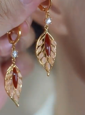 高级感新款潮闪耀锆石绿色叶子耳环耳扣女日常百搭款气质显瘦耳坠