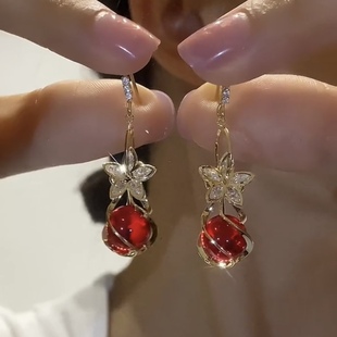 五辩花猫眼石耳环女2023年新款网红爆款耳钉上档次气质高级感耳饰