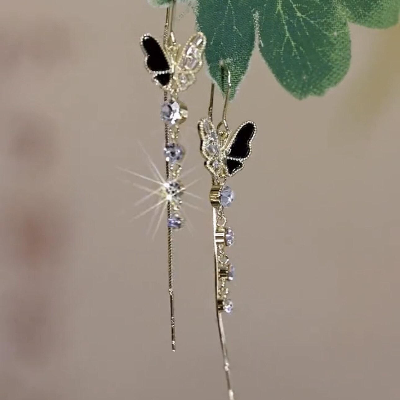 超仙气质黑色长款蝴蝶翩翩耳线
