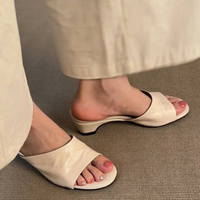 A perfect match for a skirt and flip-flops, a vacation style that is comfortable and versatile. Minimalist style, toe-exposing thick-heeled one-shoulder slippers, suitable for women to wear outdoors in summer thumbnail 3