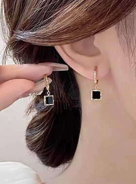 黑色方形耳扣耳圈女简约气质轻奢高级感小方块耳坠耳环新款耳饰