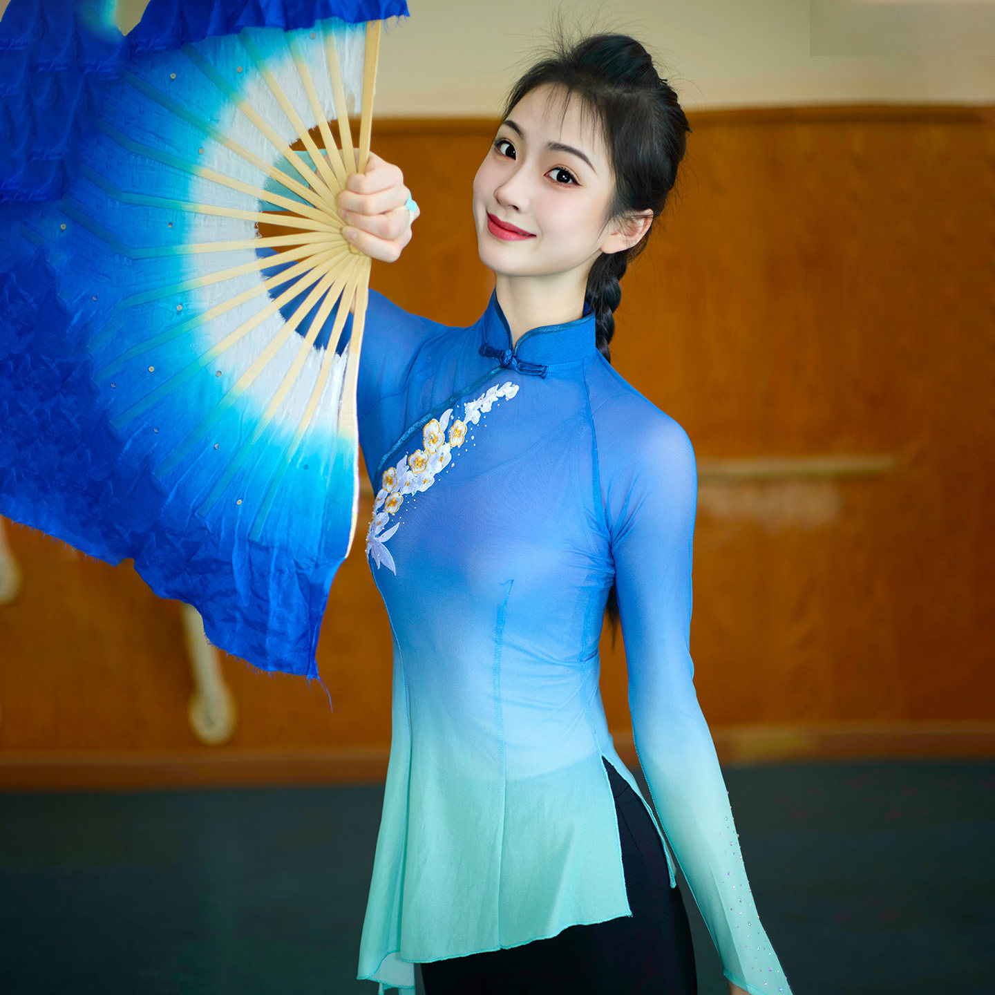 新款胶州秧歌服装民间舞纱衣