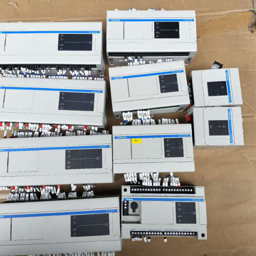 泰德奥PLC主机PC1M-30MR/ES3个，PCM-2DA