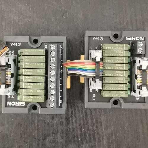 SIRON胜蓝8路继电器组Y412一个，Y413一个。标价为