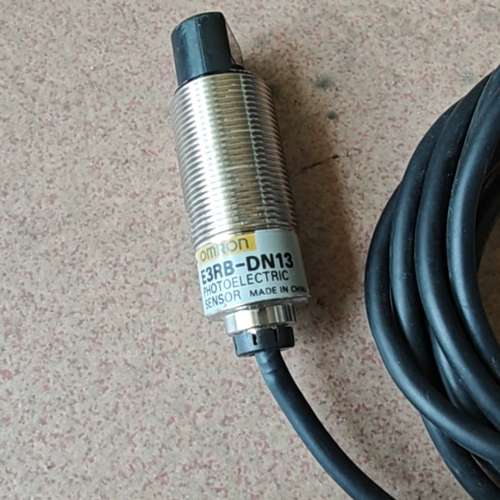欧姆龙光电传感器E3RB-DN13，，功能完好。金属