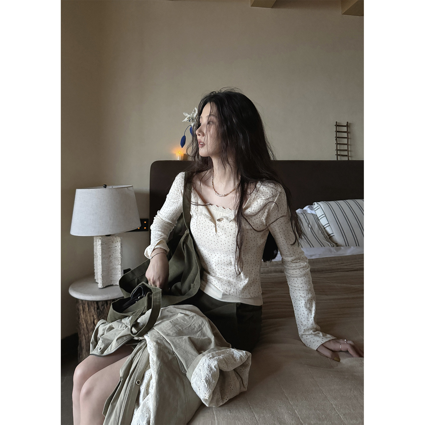 JMWOMEN乳酪黄复古碎花层次长袖T恤女秋季修身假两件设计打底上衣图片