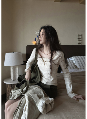 JMWOMEN乳酪黄复古碎花层次长袖T恤女秋季修身假两件设计打底上衣