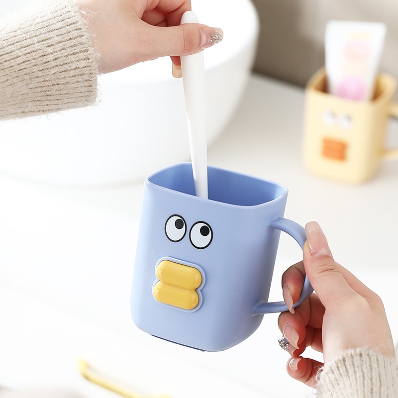 简约创意卡通卫生间洗漱杯新款学生宿舍萌趣嘟嘟唇可爱防摔刷牙