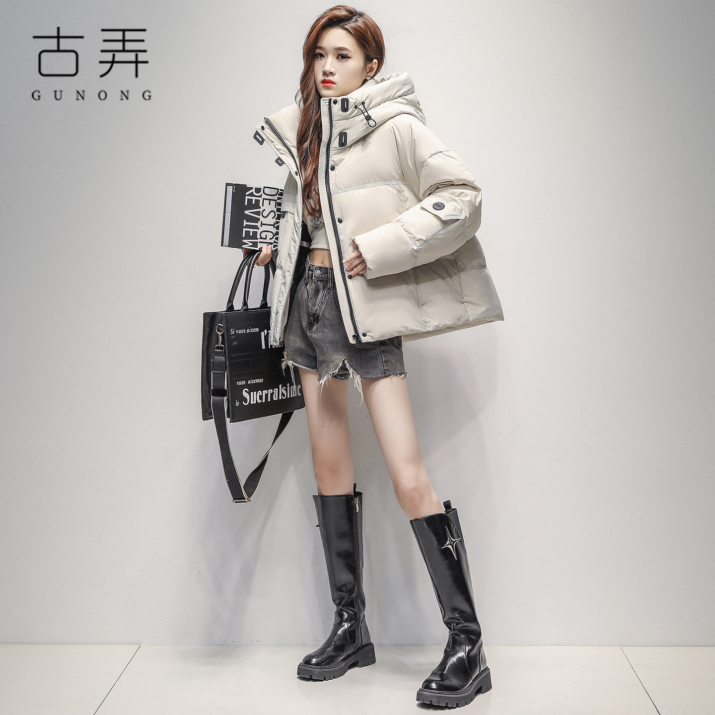 时尚羽绒服女短款2025年冬装新款小个子超好看今年流行爆款面包服