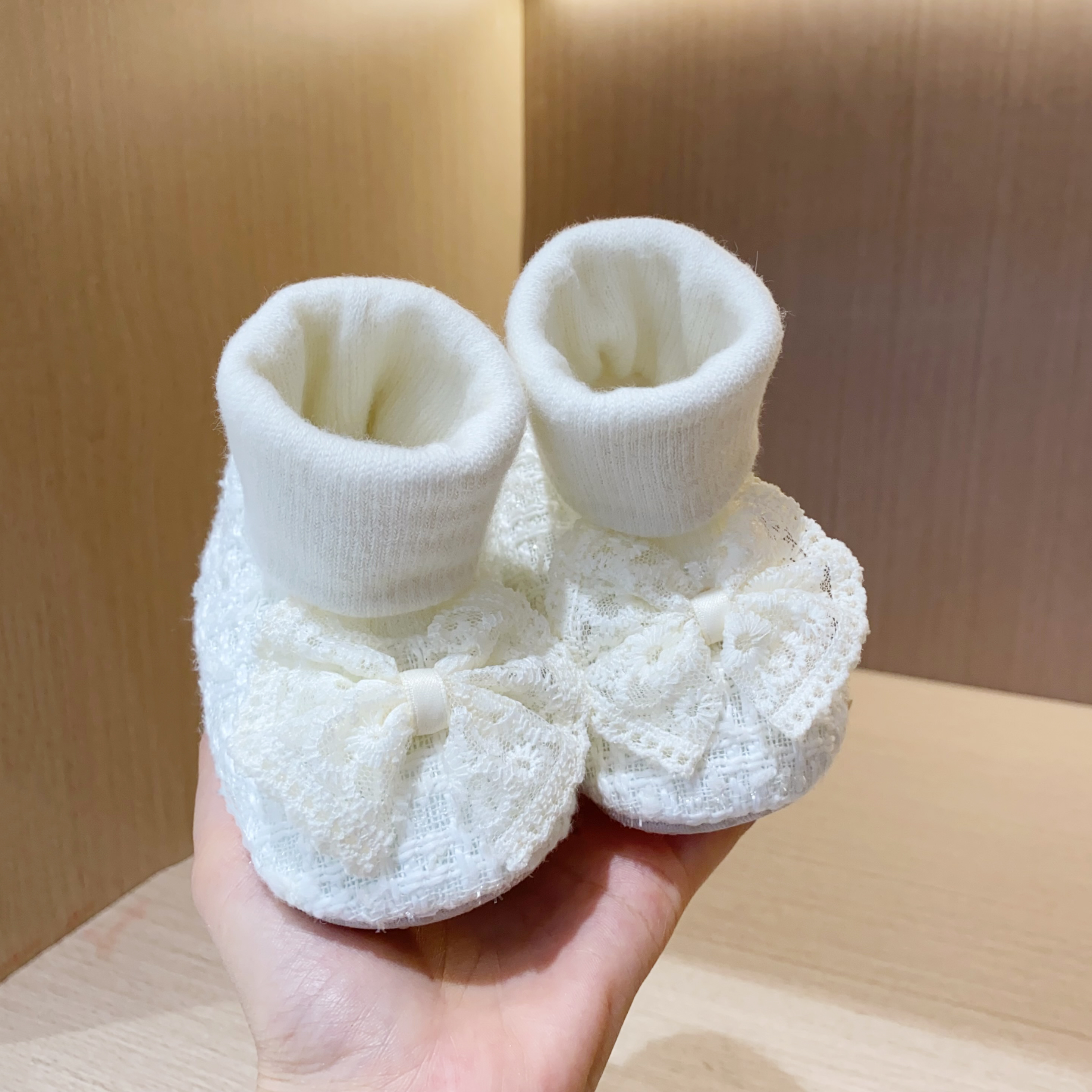 新生婴儿季秋0-1岁女宝宝软底步前鞋防掉鞋袜小香风公主护脚套