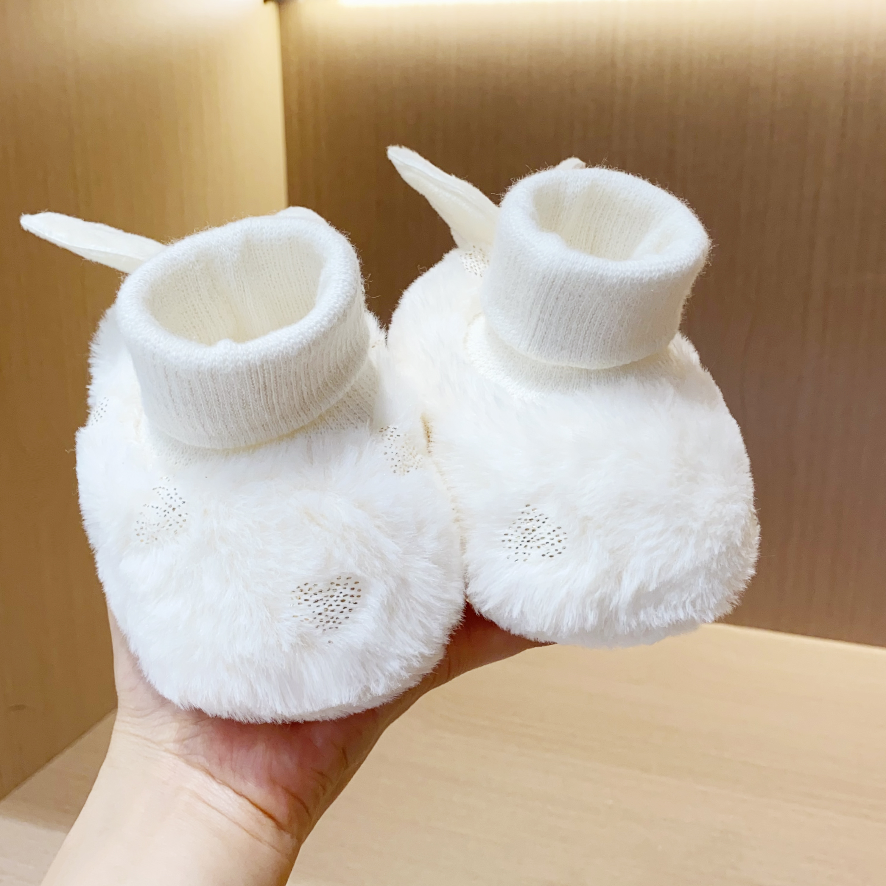 婴儿鞋袜秋冬季加绒保暖厚毛毛棉鞋新生儿宝宝防掉鞋01岁6-12个月