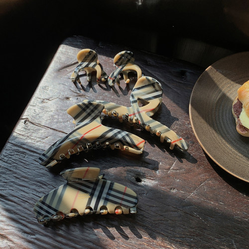 条纹抓夹女高级感洋气时尚醋酸