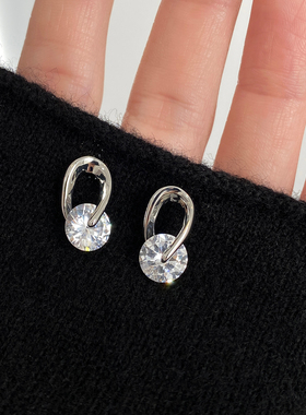 Aaim 火彩锆石小众设计简约耳环女气质百搭转运灵动小耳钉925银针