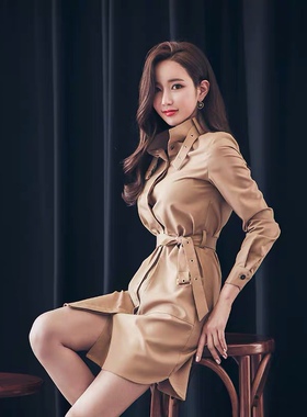 三小姐的咖啡秋装2026新款女韩版气质收腰连衣裙职业长袖chic风衣
