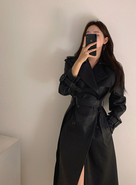 三小姐的咖啡黑色中长款过膝皮衣风衣2026新款女秋冬修身外套大衣