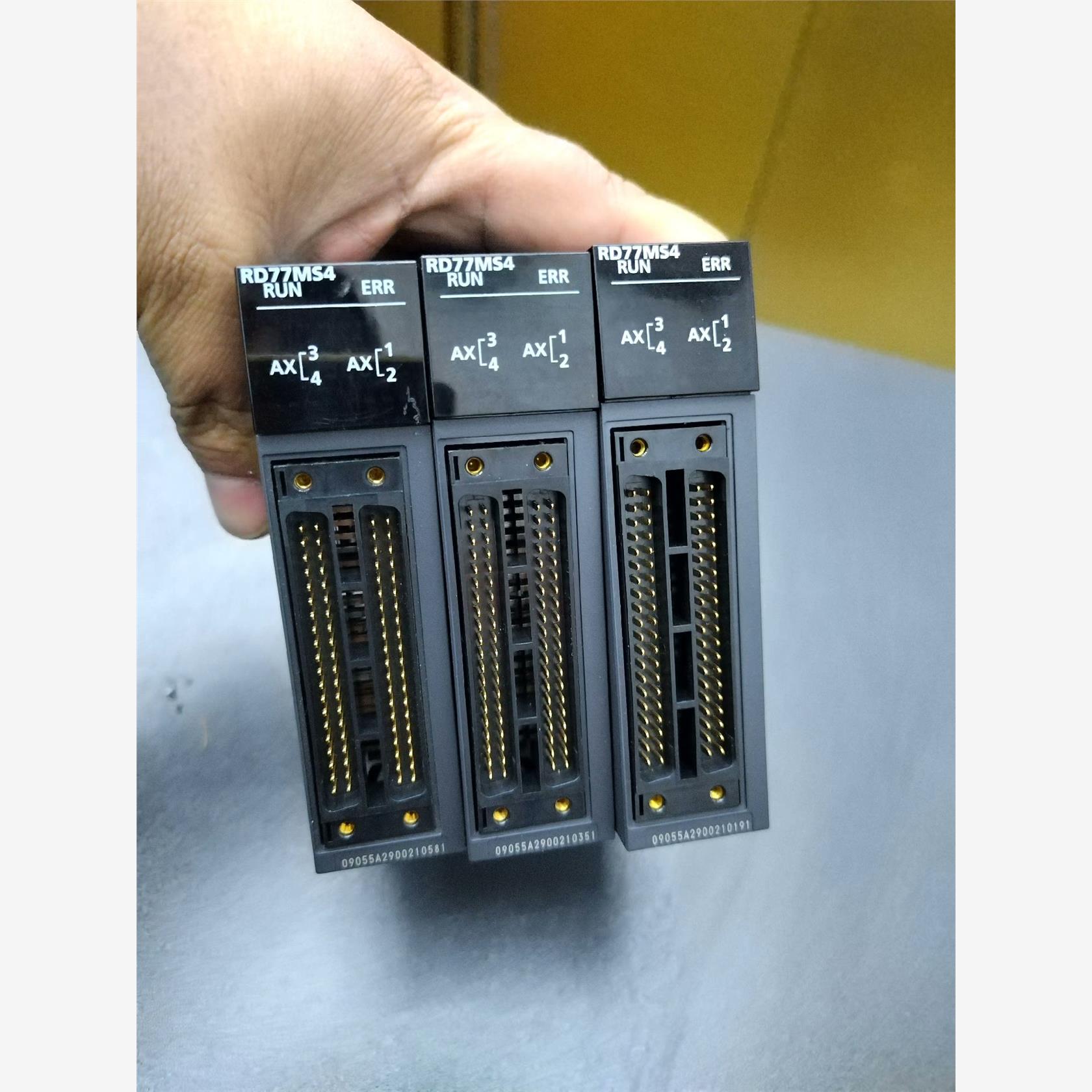 三菱RD77MS4实物图拍摄 ，功能包好，包邮！外观成色很漂议价