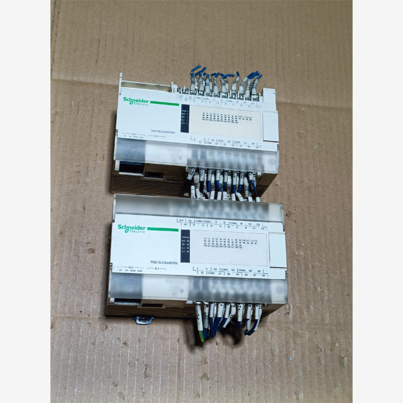 施耐德plc TM218LDA24DRN，图片实物拍摄，原装议价