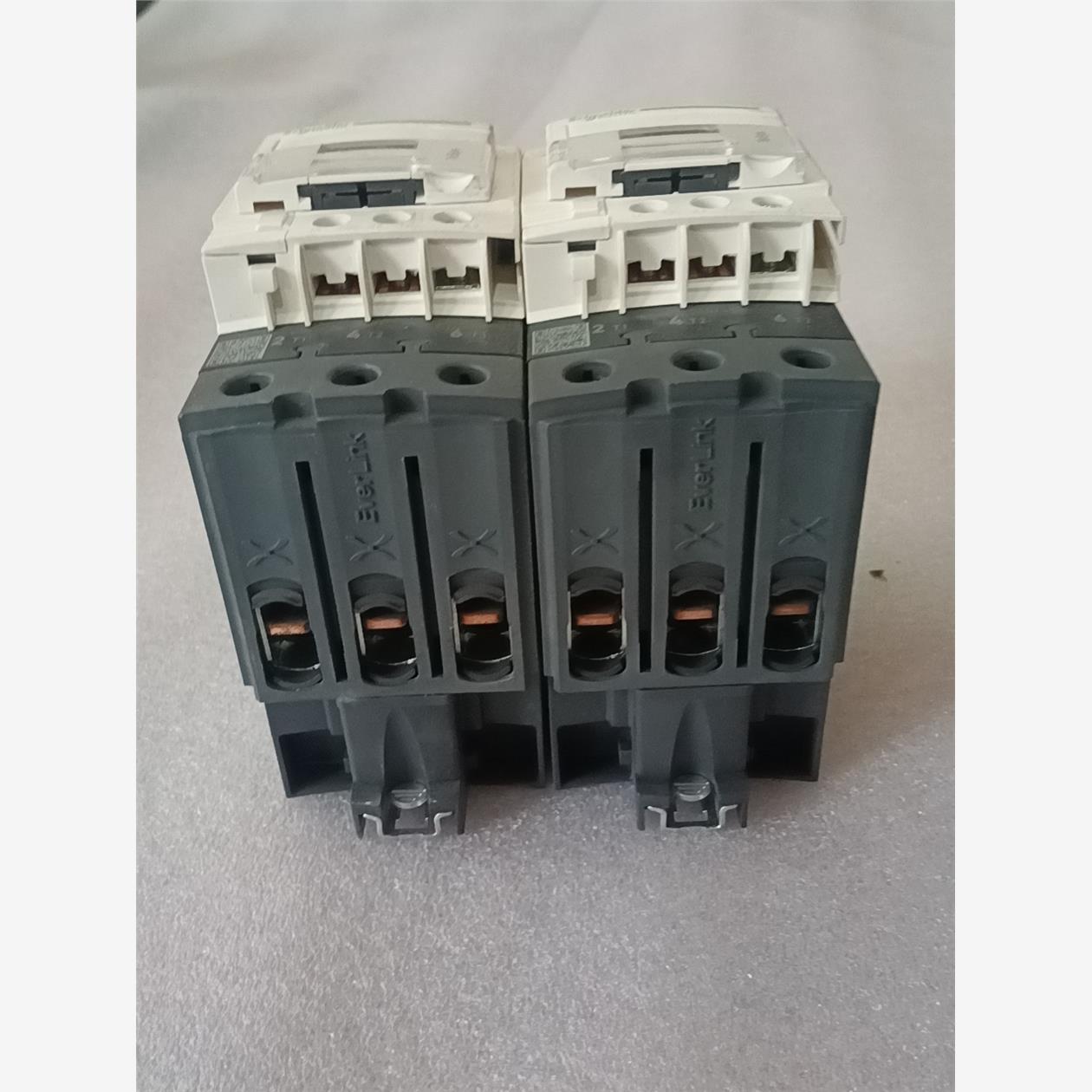 施耐德接触器LC1D40A全新