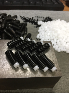 12.9级碳钢内六角螺丝钉国标M8M10镶POM尼龙胶头紧定机米带胶螺钉