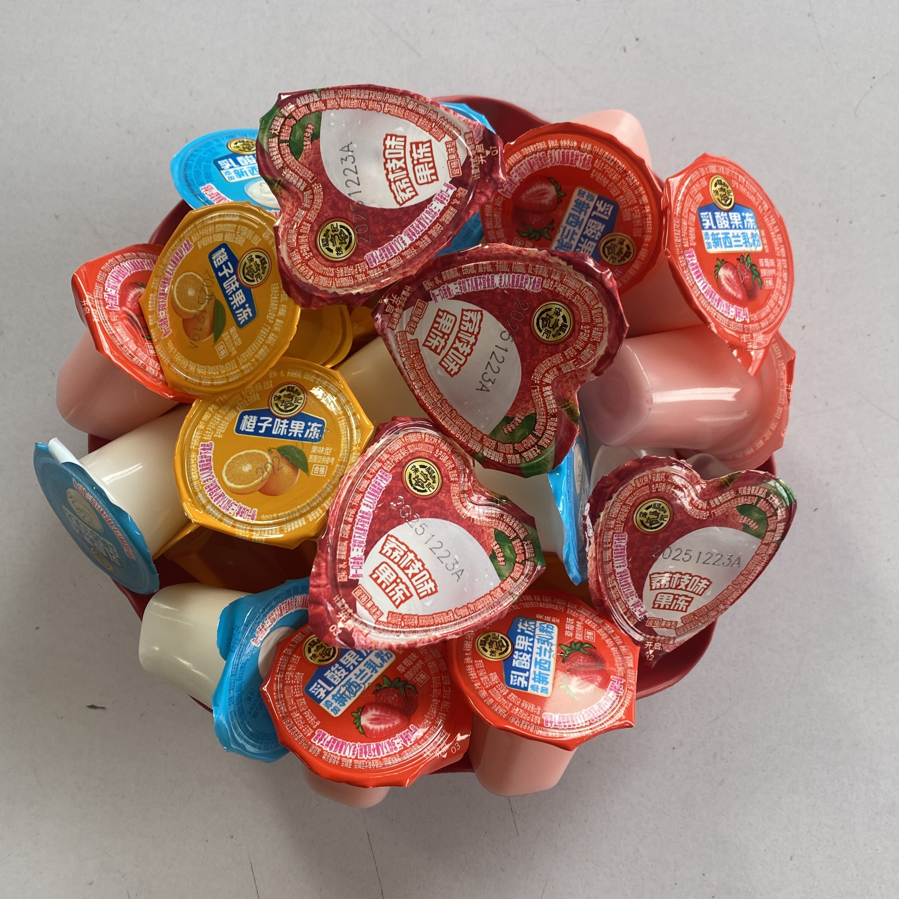 徐福记乳酸果冻多口味便携果冻什锦批发儿童小零食喜糖散装