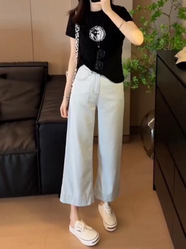 浅色宽松显瘦高腰天丝九分牛仔裤