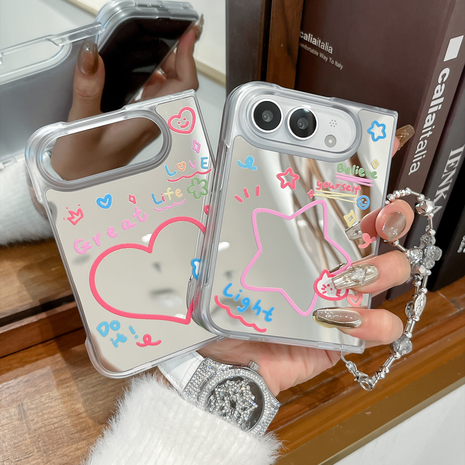 镜面适用iPhone Ultra折叠屏手机壳韩版爱心星星涂鸦补妆镜硬壳前后保护套高街风带手链苹果新款少女风可爱