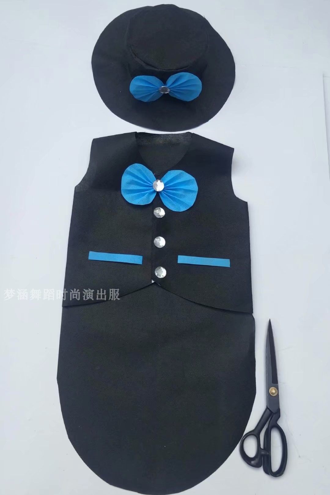 六一儿童男款拖尾绅士无纺布环保服装手工制作亲子时装秀演出服