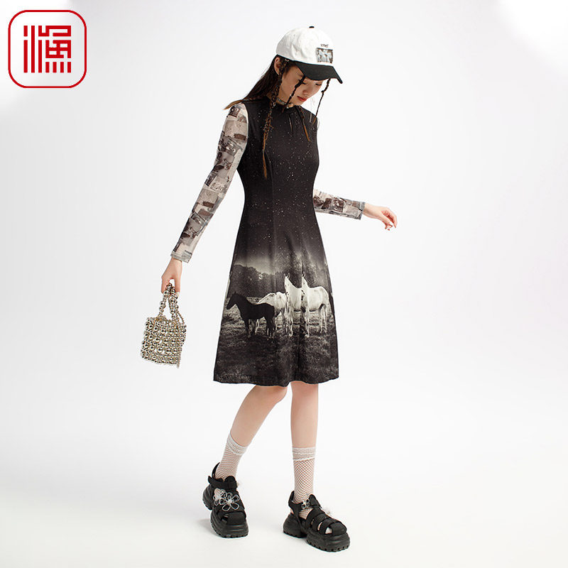渔牌女装连衣裙2025新款夏季立领星空印花连衣裙高端气质无袖裙