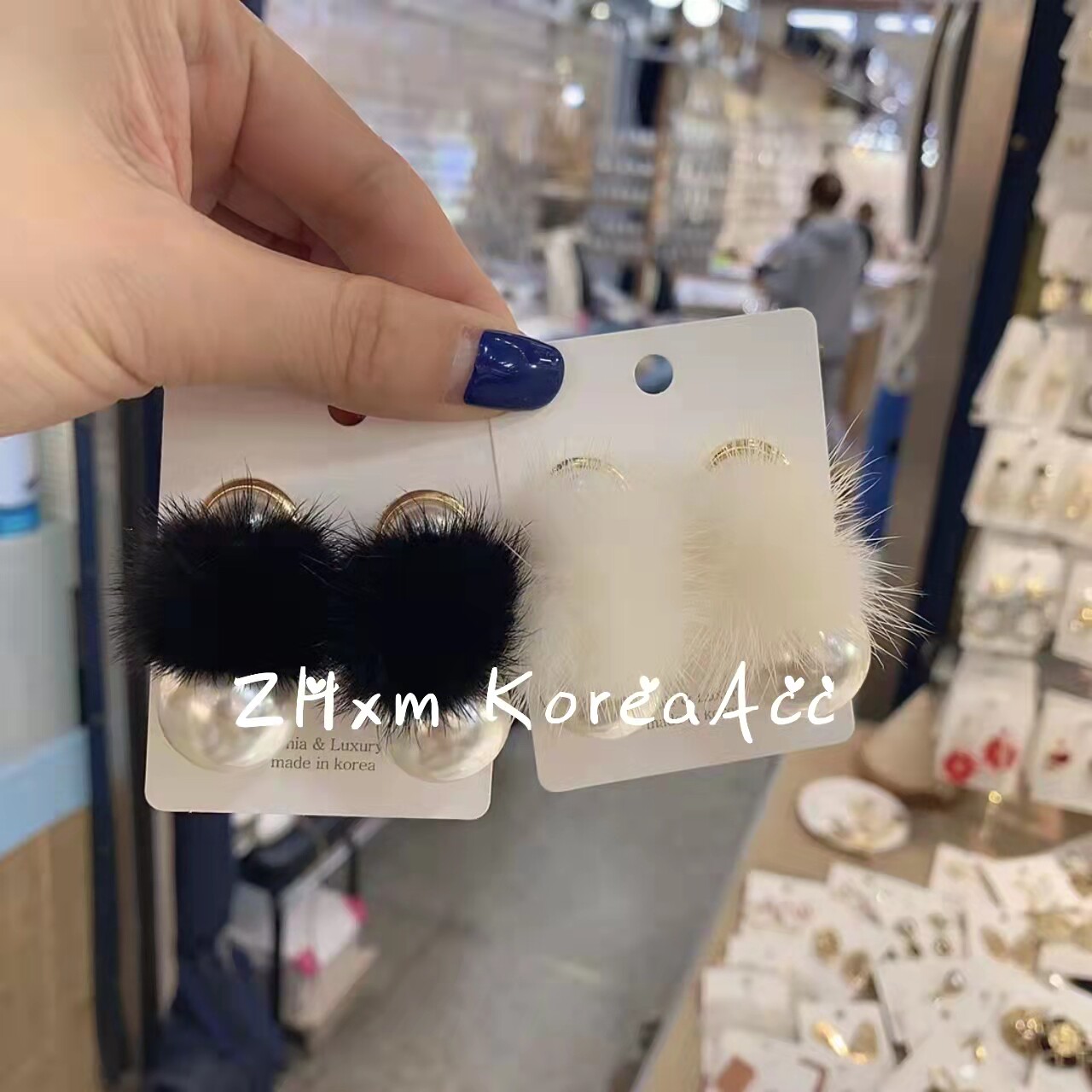 韩国进口新品洋气时尚毛球毛毛珍珠吊坠女耳饰多色精致毛球款耳环