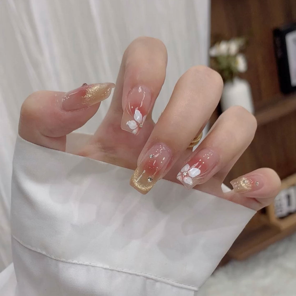【仲夏物语】气质温柔腮红晕染手绘花朵猫眼法式美甲纯手工穿戴甲