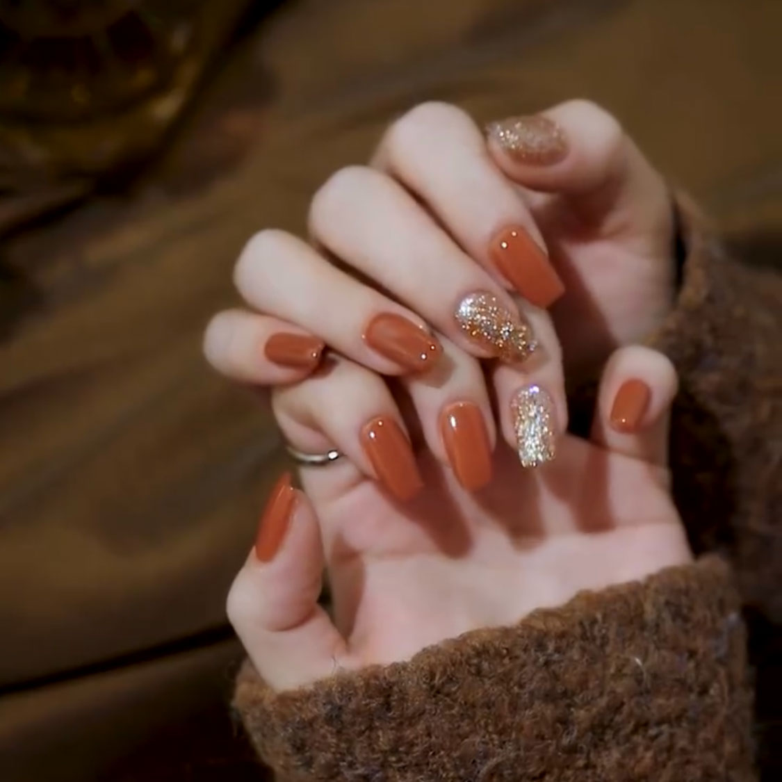 南瓜色气质显白亮片纯手工穿戴甲