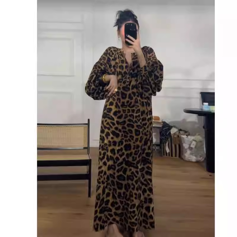 豹纹印花立领泡泡袖衬衫连衣裙