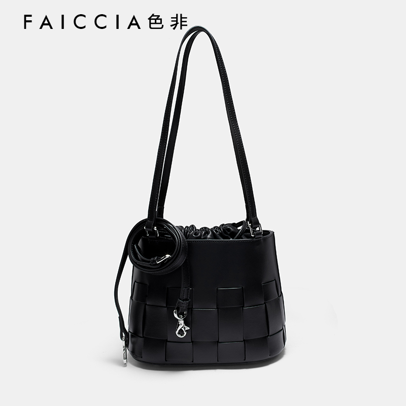 C319F高级小众编织真皮手提水桶