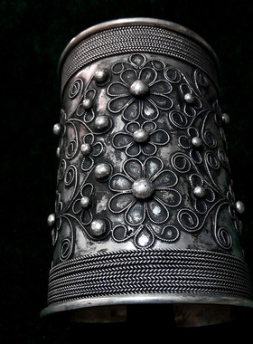 贵州老款镶花超宽臂镯夸张苗银