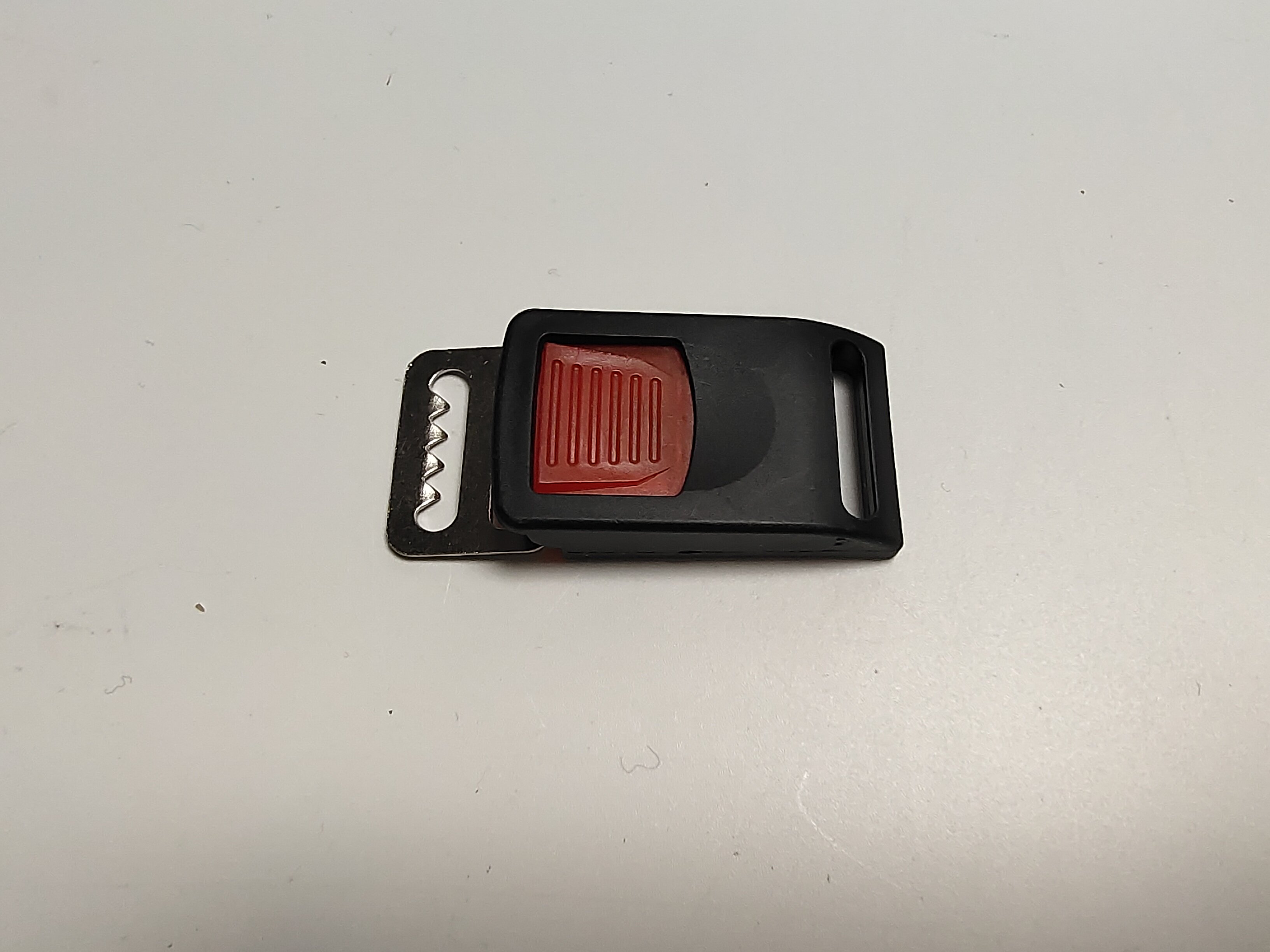 安全帽卡扣电动摩托车头盔扣子插销配件电瓶车头盔插扣