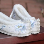 冬季 靴子明制宋制 加绒加厚棉鞋 搭配古风汉服鞋 子女绣花内增高古装