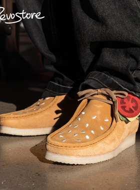 Vandy The Pink x Clarks Wallabee Boot 复古高帮男女鞋袋鼠鞋