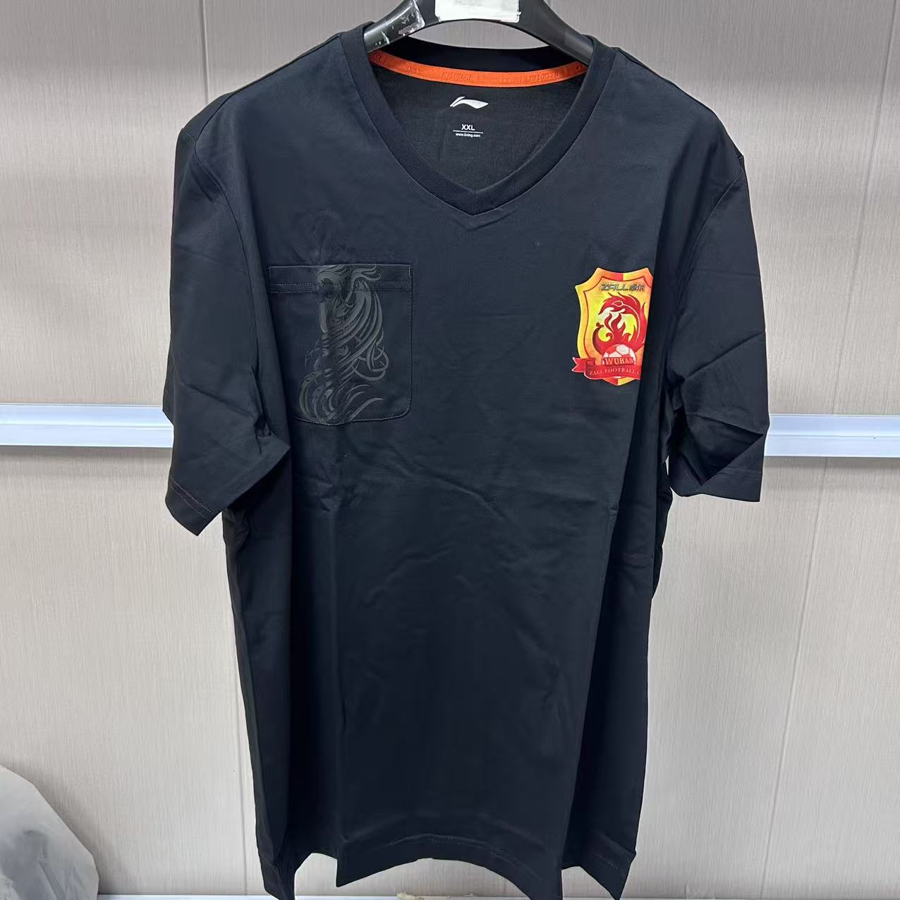 《购买前看详情B品》李宁足球赞助休闲舒适男款 短袖T恤 ATSN295