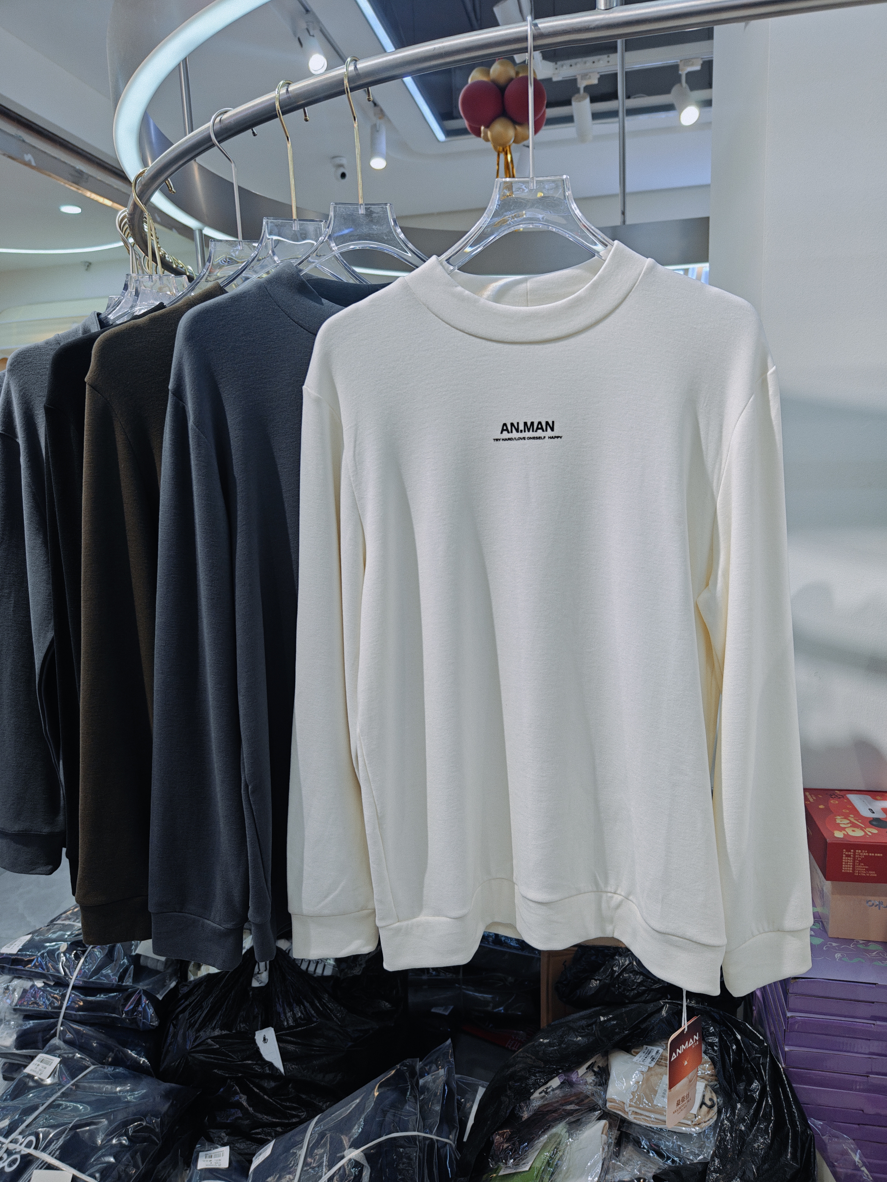 男士俏安朵男士秋冬新款半高圆领醋酸桑蚕丝暖膨体德绒打底衫1203