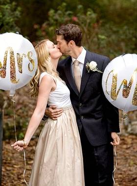 小红书七夕情人节礼物订婚周年Mrs Mr白色气球表白装饰拍照道具品