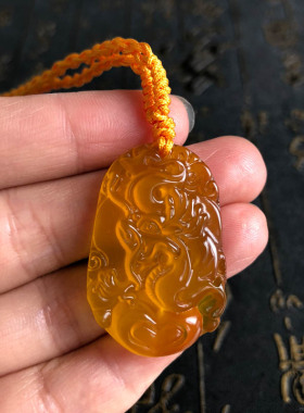 玛瑙纳福玉佩挂件送证书