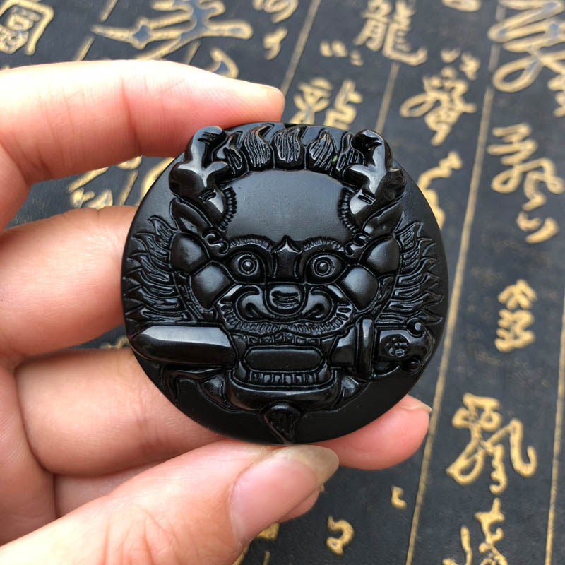 狮子天然黑曜石圆牌招财证书吊坠