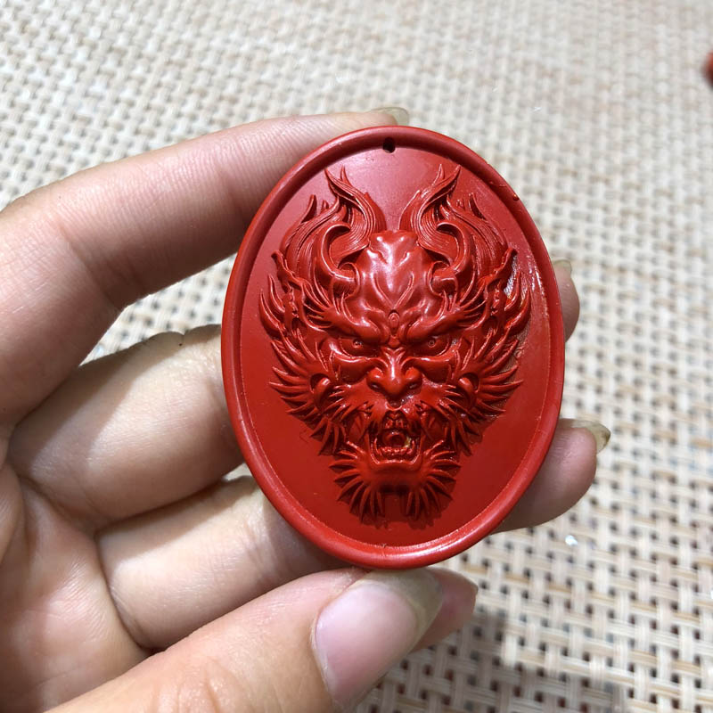 鬼头玉佩高含量帝王红证书吊坠