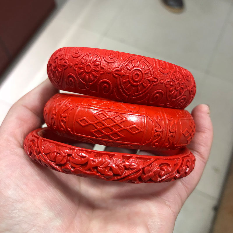 台湾天然朱砂帝王红玉石手镯