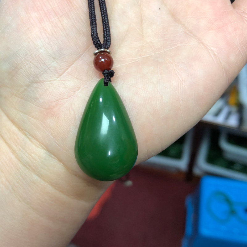 水滴玉石吊坠情侣款项链菠菜绿